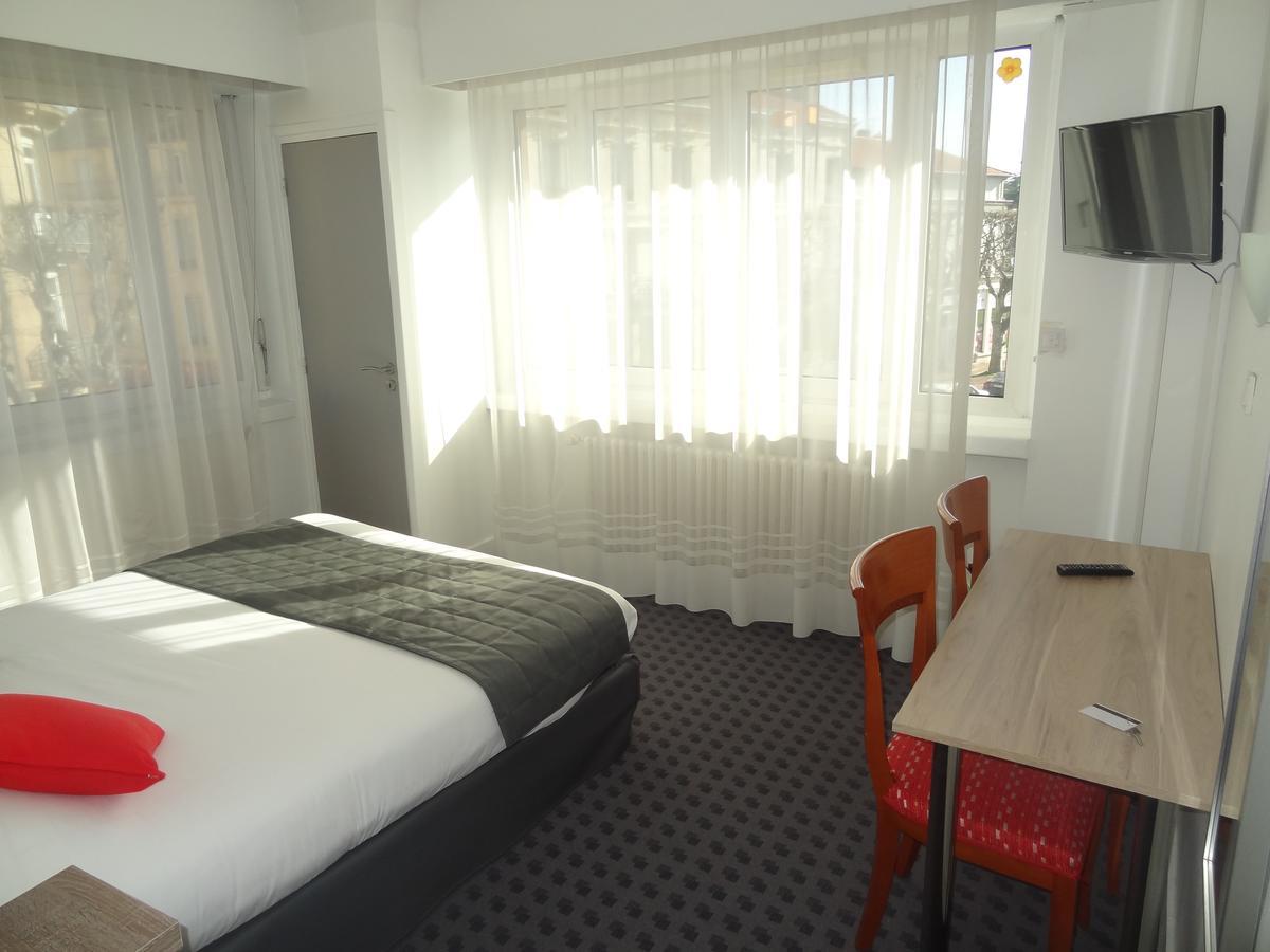Les Ambassadeurs Hotel Saint-Chamond Exterior foto