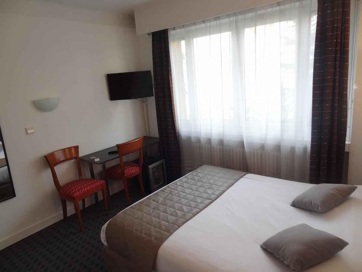 Les Ambassadeurs Hotel Saint-Chamond Exterior foto